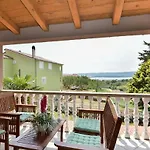 Cozy Apartment In Sveti Filip I Jakov