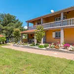 Apartamento Cozy Apartment In Sveti Filip I Jakov Sveti Filip i Jakov