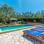 Cozy Apartment In Sveti Filip I Jakov
