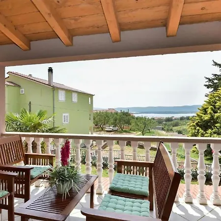Awesome Apartment In Sveti Filip I Jakov