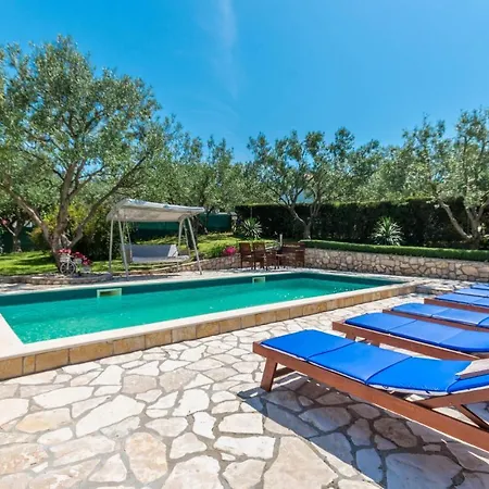 Awesome Apartment In Sveti Filip I Jakov