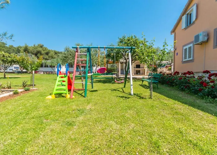 Cozy Apartment In Sveti Filip I Jakov Апартаменты