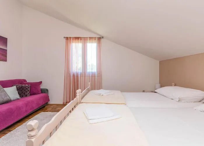 Cozy Apartment In Sveti Filip I Jakov Апартаменты Свети-Филип-и-Яков