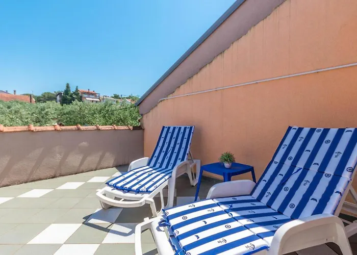 Cozy Apartment In Sveti Filip I Jakov *